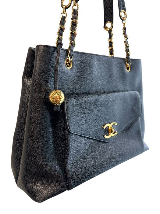 Chanel Black Leather goldtone hardware Front Pocket Interior Zip Pocket Bag Black / Large