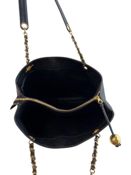 Chanel Black Leather goldtone hardware Front Pocket Interior Zip Pocket Bag Black / Large