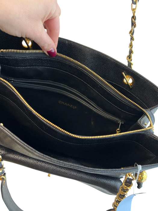 Chanel Black Leather goldtone hardware Front Pocket Interior Zip Pocket Bag Black / Large