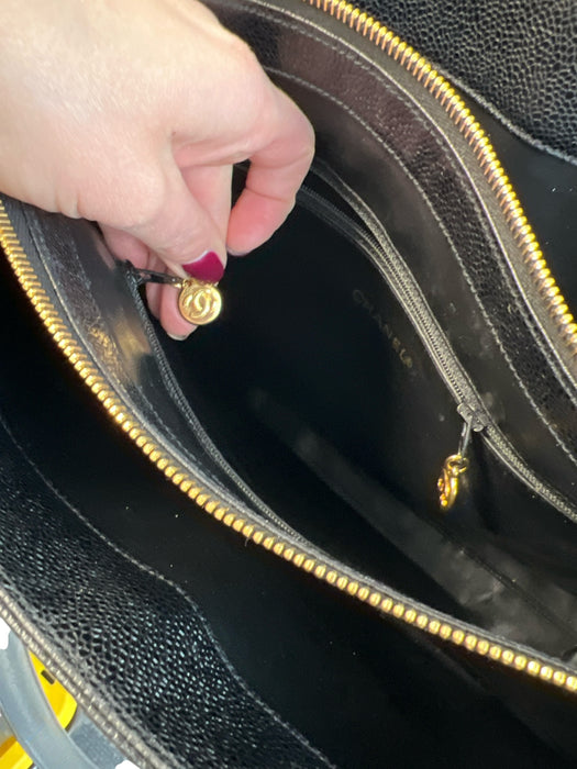 Chanel Black Leather goldtone hardware Front Pocket Interior Zip Pocket Bag Black / Large