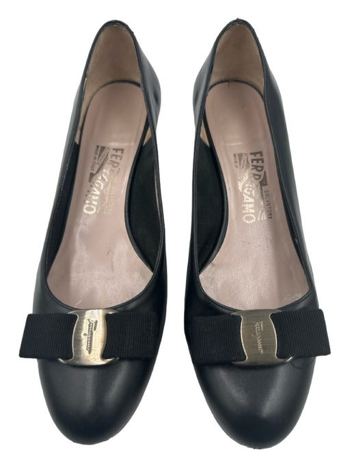 Ferragamo Shoe Size 8 Black Leather round toe Kitten Heel Bow Pumps Black / 8