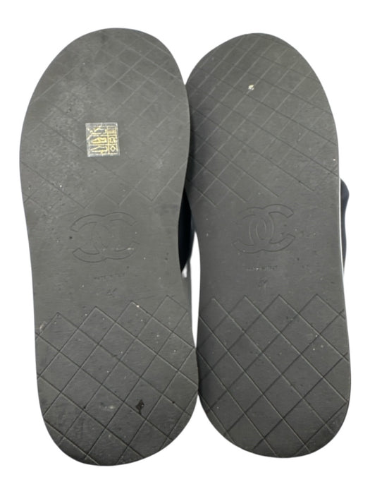 Chanel Shoe Size 41 Black Leather Criss Cross CC Logo puffy Slide Sandals Black / 41