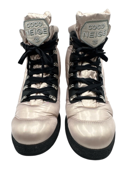 Chanel Shoe Size 40 Dusty Pink & Black Nylon & Leather Lace Up Puffer Logo Boots Dusty Pink & Black / 40