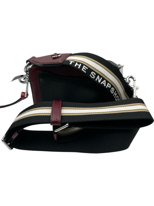 Marc Jacobs Burgundy Red & Black Saffiano Leather Silver Hardware Zip Up Bag Burgundy Red & Black / S