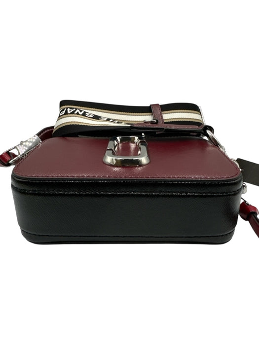 Marc Jacobs Burgundy Red & Black Saffiano Leather Silver Hardware Zip Up Bag Burgundy Red & Black / S