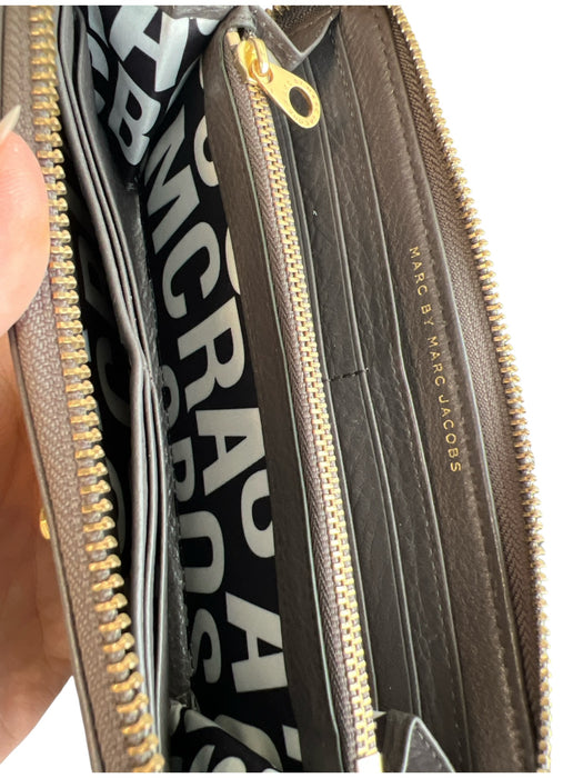 Marc By Marc Jacobs Grey Manmade Material Gold hardware Logo Zip Close Wallets Grey