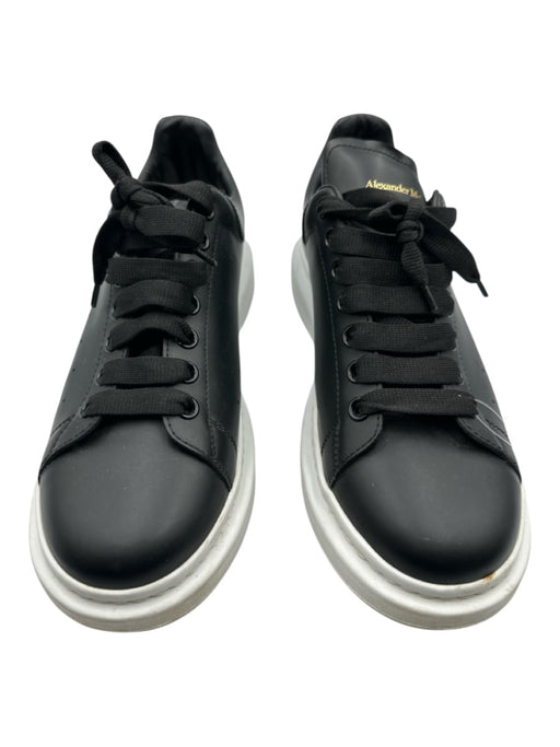 Alexander McQueen Shoe Size 43 Black & White Leather Solid Low Top Men's Shoes Black & White / 43
