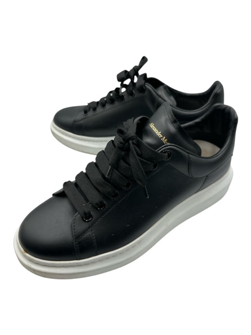Alexander McQueen Shoe Size 43 Black & White Leather Solid Low Top Men's Shoes Black & White / 43