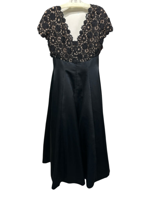 Victor Costa Size 10 Black Polyester Sleeveless V Neck & Back Crochet Gown Black / 10