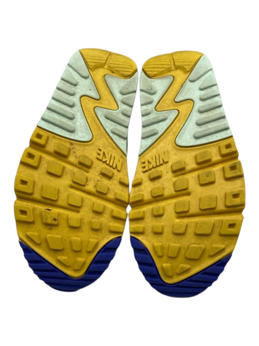 Nike Shoe Size 8 White & Multi Synthetic Lace Up Logo Sneakers White & Multi / 8