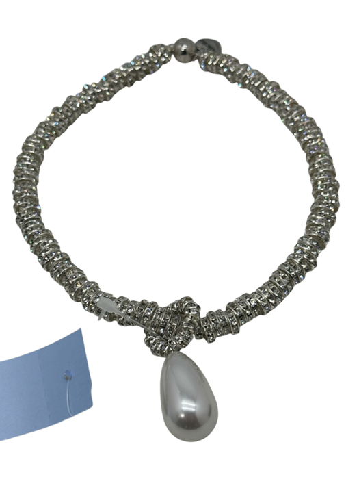 Julietta Silver & Pearl Metal Swarovski crystal Magnetic Close Necklace Silver & Pearl