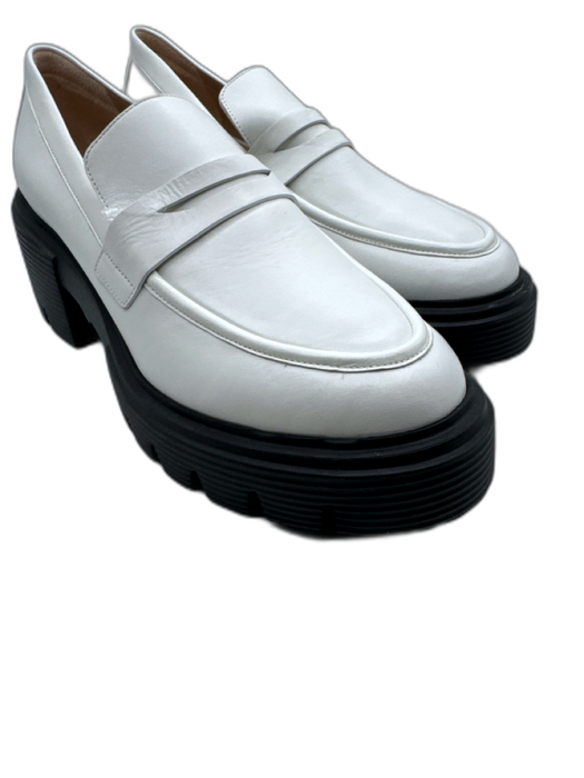 Stuart Weitzman Shoe Size 8.5 White & Black Leather Upper Lug Sole Penny Loafers White & Black / 8.5