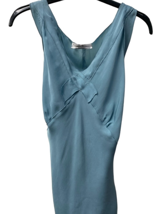 Carolina Herrera Size 12 Light Blue Silk V Neck Sleeveless Seam Detail Top Light Blue / 12