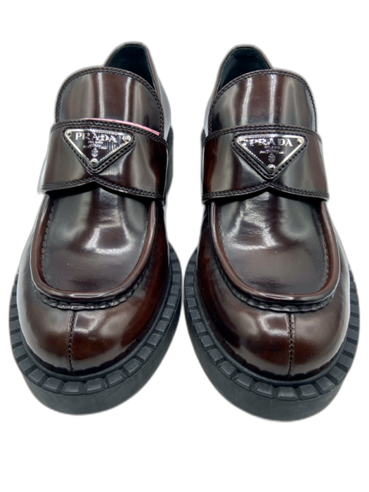 Prada Shoe Size 40 oxblood red & black Leather Logo Emblem Loafers oxblood red & black / 40