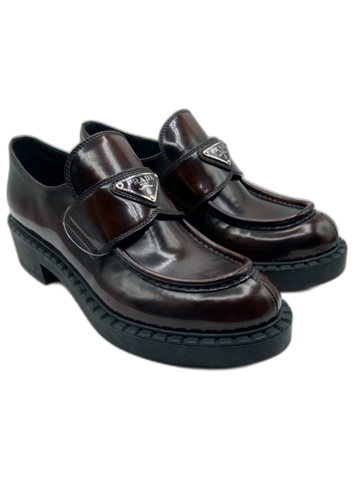 Prada Shoe Size 40 oxblood red & black Leather Logo Emblem Loafers oxblood red & black / 40