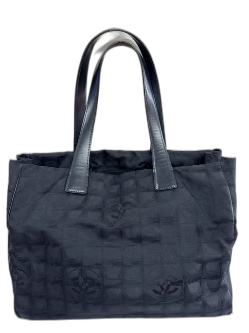 Chanel Black Nylon Leather Tonal Print wallet strap Tote Bag Black / Medium