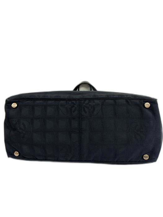 Chanel Black Nylon Leather Tonal Print wallet strap Tote Bag Black / Medium