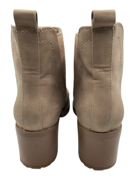 Mia Shoe Size 6 Taupe Beige Faux Leather Upper Elastic Ankle Lug sole Boots Taupe Beige / 6