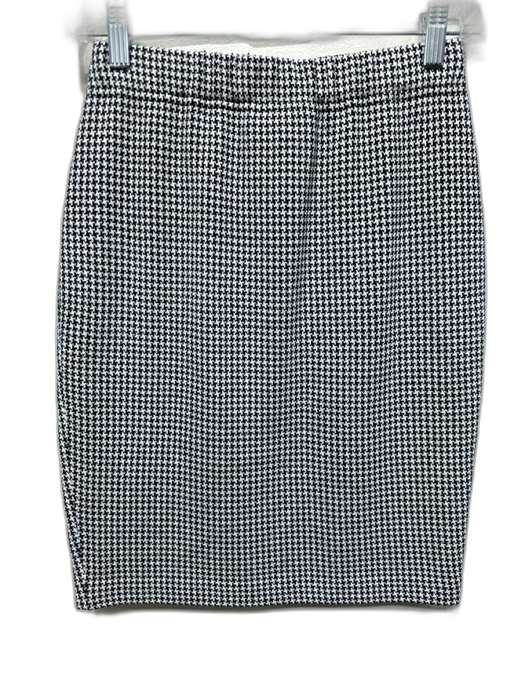 St. John Size 0 Black & White Wool & Rayon Houndstooth Elastic Waist Skirt Black & White / 0