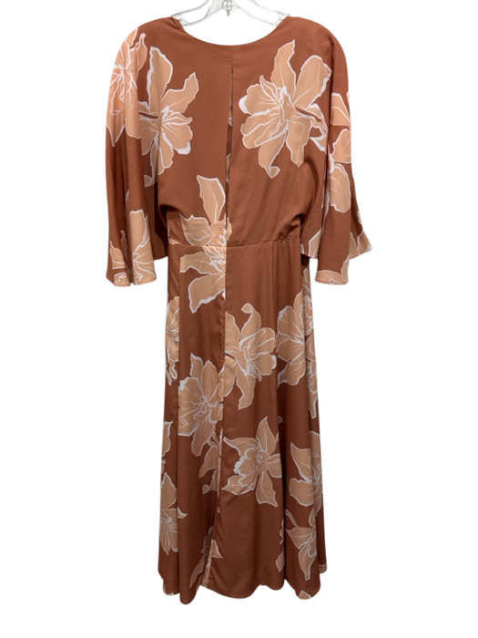 Hutch Size M Beige & Tan Polyester Floral 1/2 Cap Sleeve V Neck Wrap Dress Beige & Tan / M