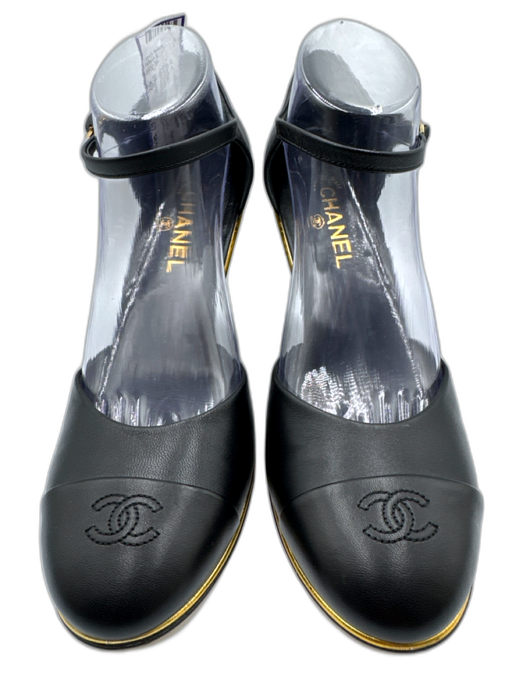 Chanel Shoe Size 42 Black & Gold Leather Upper Interlocking CC Toe Cap Wedges Black & Gold / 42