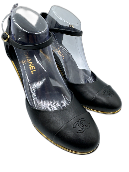 Chanel Shoe Size 42 Black & Gold Leather Upper Interlocking CC Toe Cap Wedges Black & Gold / 42
