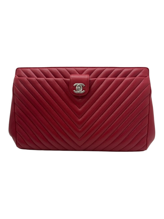 Chanel Red Leather Caviar Chevron Turnlock Clutch Bag Red / Medium