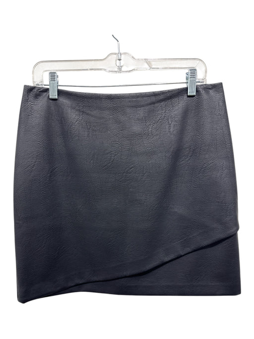 Club Monaco Size 10 Black Viscose & Polyester Faux Leather Zip Back Mini Skirt Black / 10