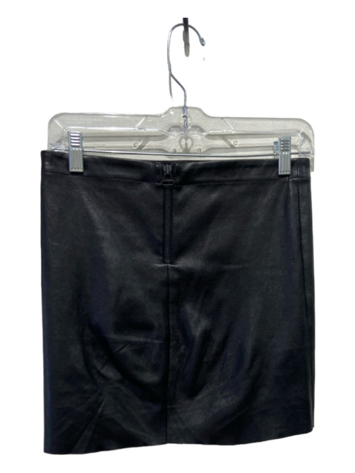 Alice + Olivia Size 4 Black Leather Stretch Mini Back Zip Skirt Black / 4