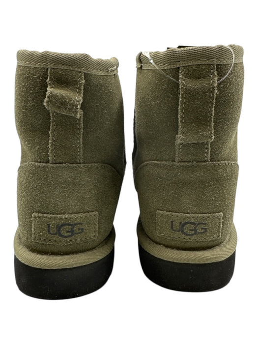 Ugg Shoe Size 6 Dusty Green Leather Upper Suede Logo Detail Ankle Boots Dusty Green / 6