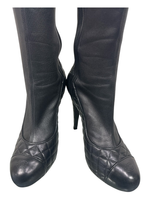 Chanel Shoe Size 39.5 Black Leather Quilted Detail Cap Toe Knee High Heel Boots Black / 39.5