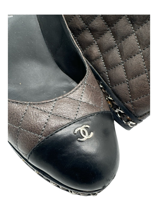 Chanel Shoe Size 39 Charcoal & Black Leather Quilted Cap Toe Chain Detail Pumps Charcoal & Black / 39