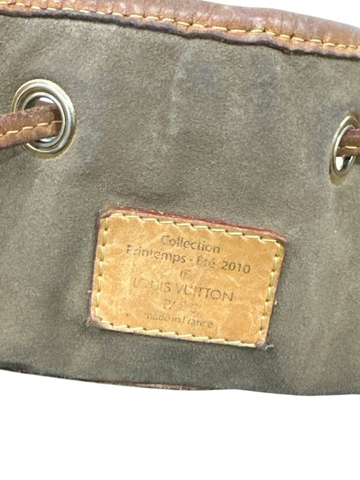 Louis Vuitton Green & Brown Leather Ribbed Brass Hardware Drawstring Satchel Bag Green & Brown / L