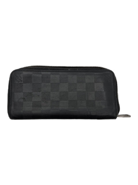 Louis Vuitton Black Leather Damier embossed Zip Around Wallets Black