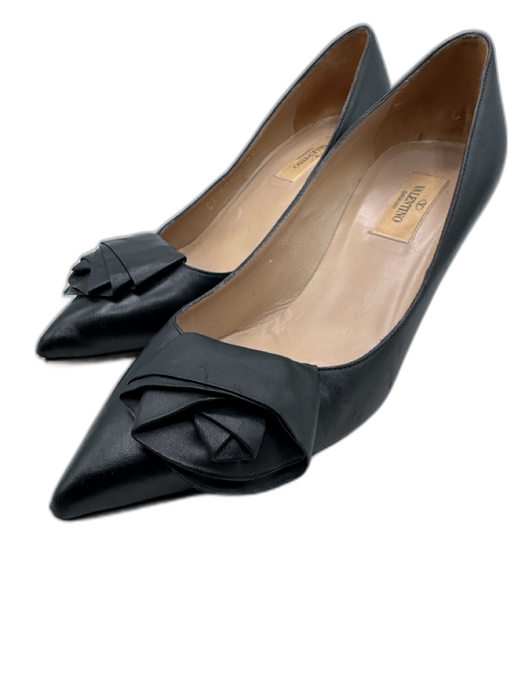 Valentino Garavani Shoe Size 38 Black Leather Upper Floral Detail Stiletto Pumps Black / 38
