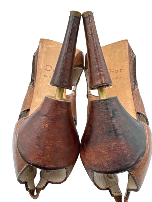 Christian Dior Shoe Size 38.5 Brown Leather Gold hardware Cut Outs Pumps Brown / 38.5