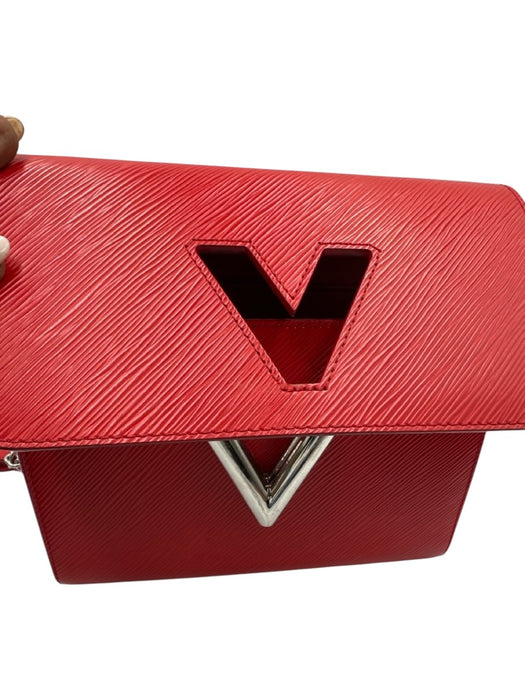 Louis Vuitton Red Leather Epi Leather Silver Hardware Flap Chain Bag Red / MM