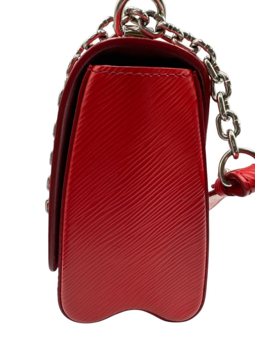 Louis Vuitton Red Leather Epi Leather Silver Hardware Flap Chain Bag Red / MM