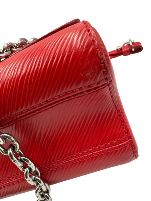 Louis Vuitton Red Leather Epi Leather Silver Hardware Flap Chain Bag Red / MM
