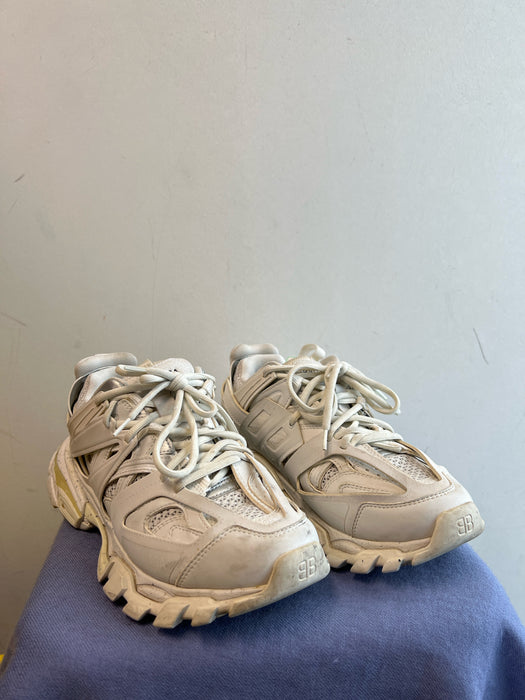 Balenciaga Shoe Size 8 White Manmade Material Lace Up Almond Toe Platform Shoes
