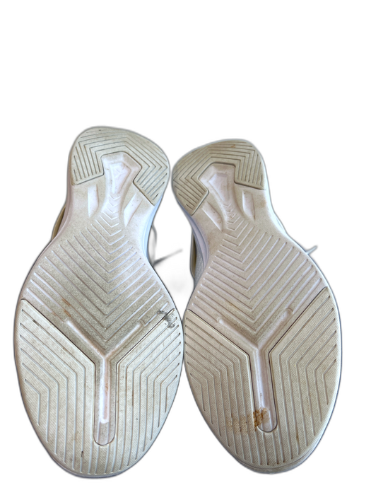Puma Shoe Size 8 1/2 White Manmade Material Mesh Almond Toe Athletic Shoes White / 8 1/2