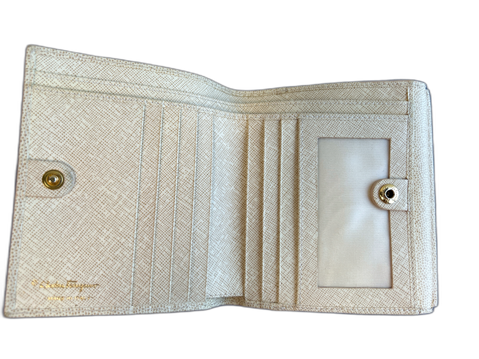 Salvatore Ferragamo Beige Leather clasp closure Envelope Speckled Wallets Beige
