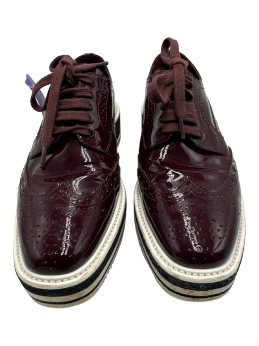 Prada Shoe Size 37.5 Maroon & Black Patent Leather Pointed Toe Perforated Oxford Maroon & Black / 37.5