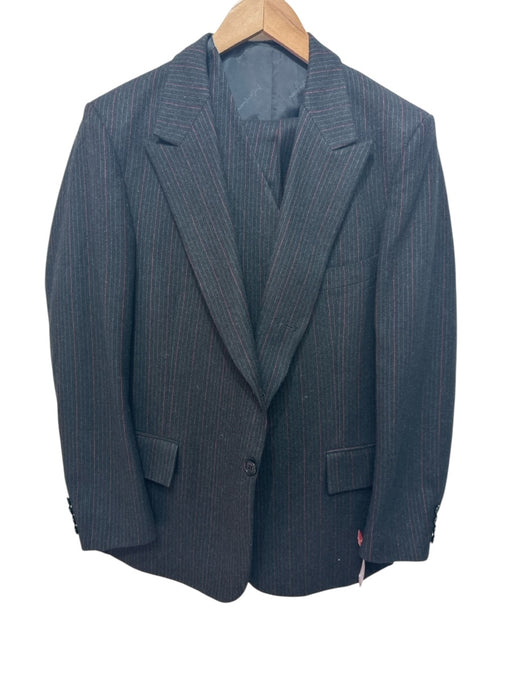 Yves Saint Laurent Gray & Red Wool Striped Peak Lapel 2 Button Men's Suit Gray & Red / est 38