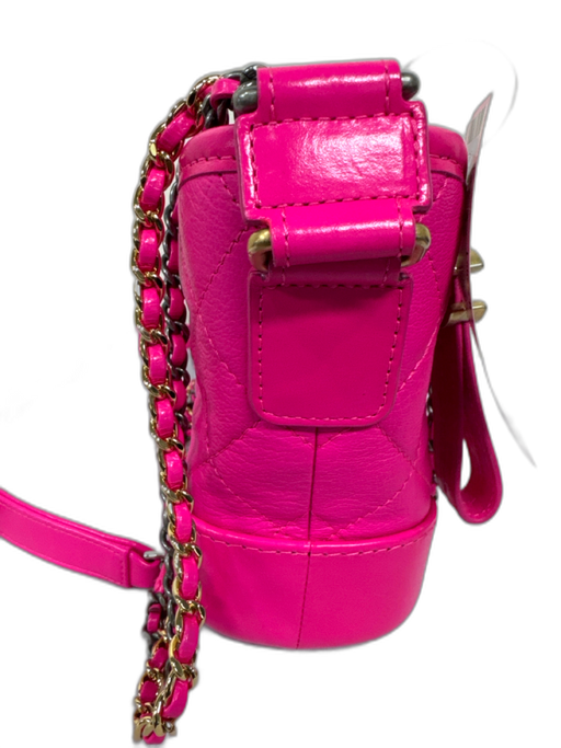 Chanel Hot pink Leather Quilted Detachable Straps Zip Top Crossbody Bag Hot pink / Small