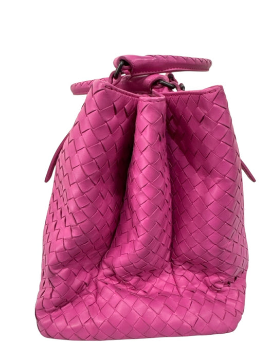 Bottega Veneta Bubblegum Pink Leather Intrecciato Weave Gunmetal Hardware Bag Bubblegum Pink / Medium