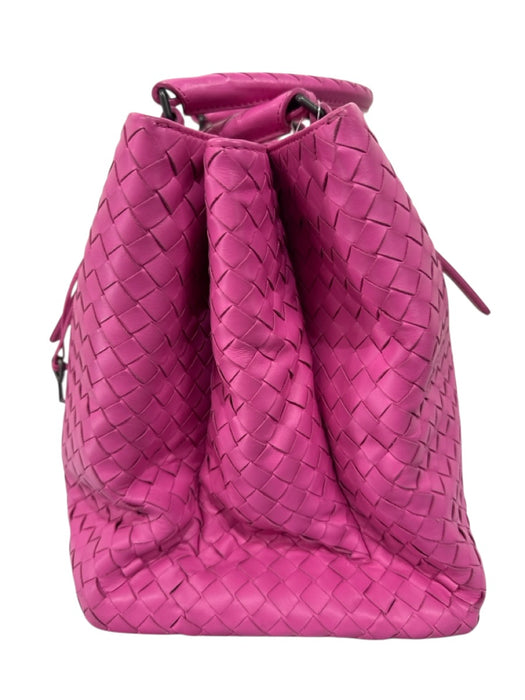 Bottega Veneta Bubblegum Pink Leather Intrecciato Weave Gunmetal Hardware Bag Bubblegum Pink / Medium