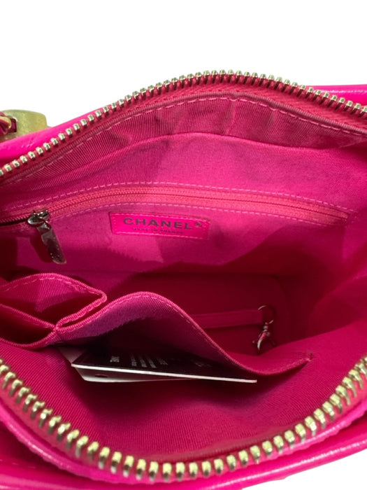 Chanel Hot pink Leather Quilted Detachable Straps Zip Top Crossbody Bag Hot pink / S