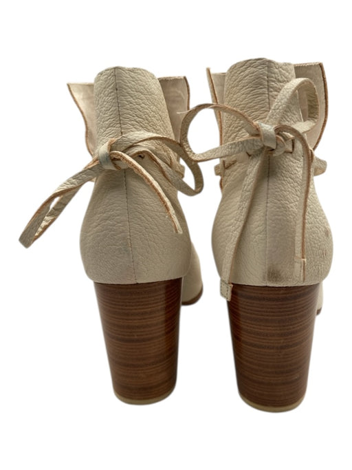 Kelsi Dagger Shoe Size 8 Off White Pebbled Leather round toe Stacked Heel Boots Off White / 8