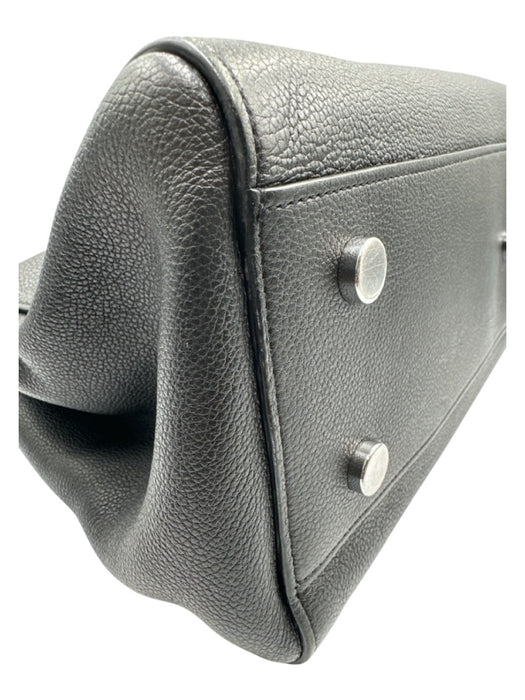 Saint Laurent Black Leather Silver Hardware Handle Feet Grain Leather Bag Black / M